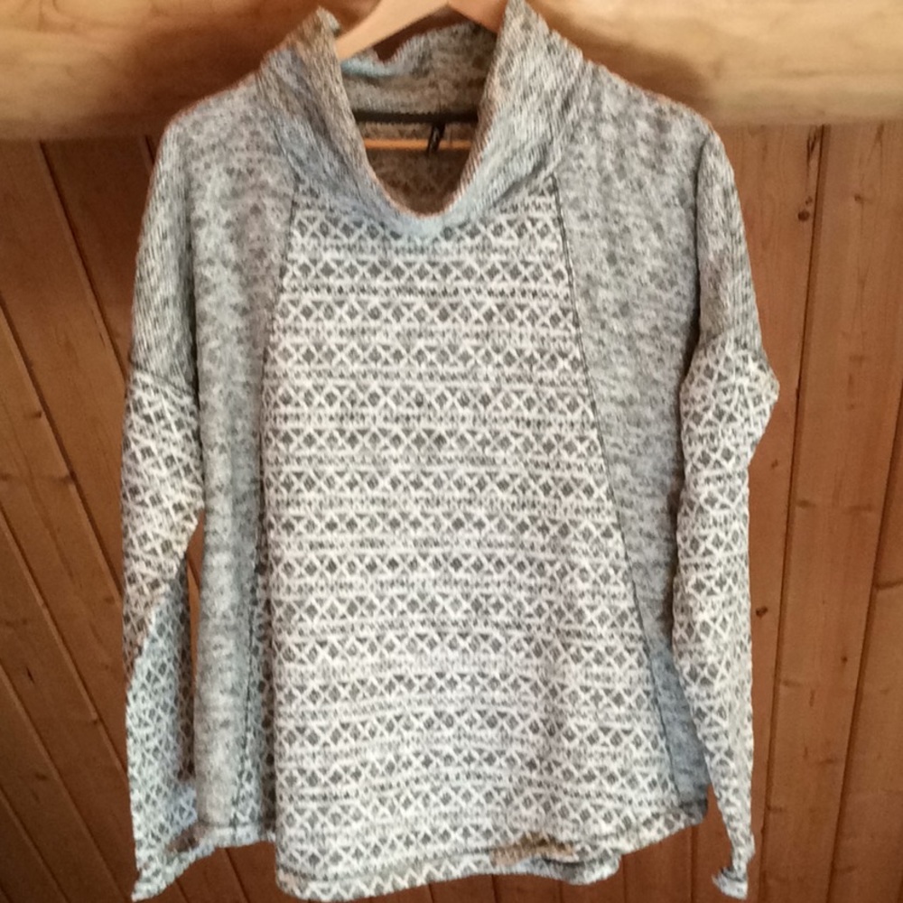Women’s Pullover Sweater